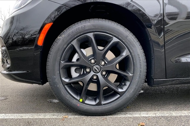 2026 CHRYSLER PACIFICA - Image 12
