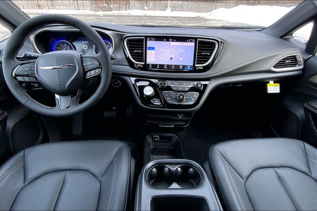 2026 CHRYSLER PACIFICA - Image 5