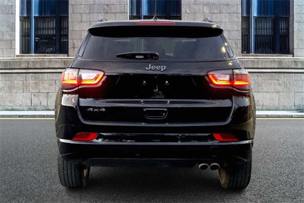 Used 2022 Jeep Compass Limited SUV