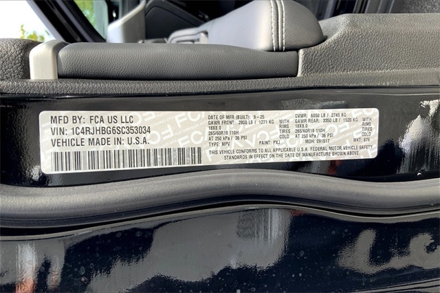 2025 JEEP GRAND CHEROKEE - Image 13