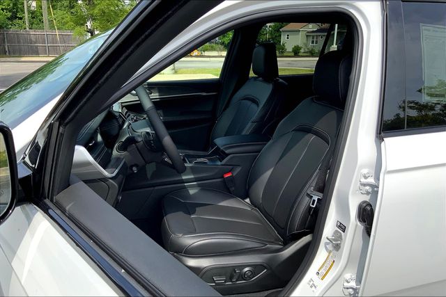 2025 JEEP GRAND CHEROKEE - Image 9