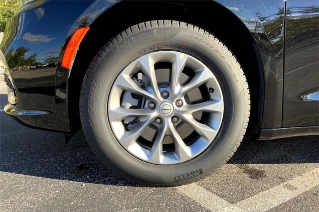 2026 CHRYSLER PACIFICA - Image 12