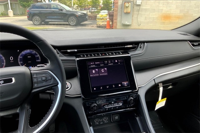 2025 JEEP GRAND CHEROKEE - Image 6