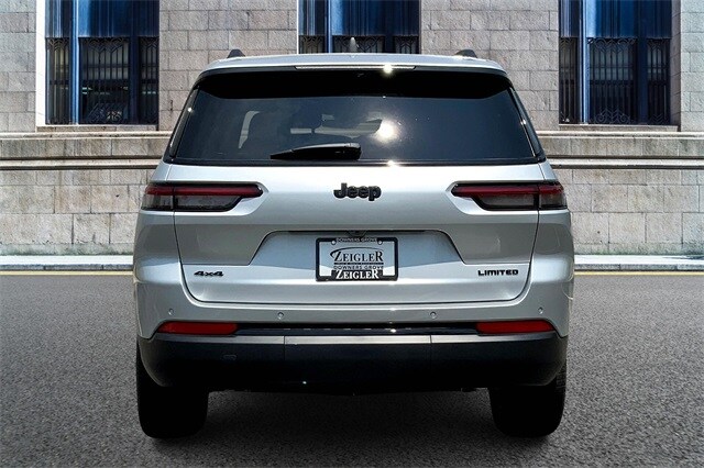 2025 Jeep Grand Cherokee Limited photo 4