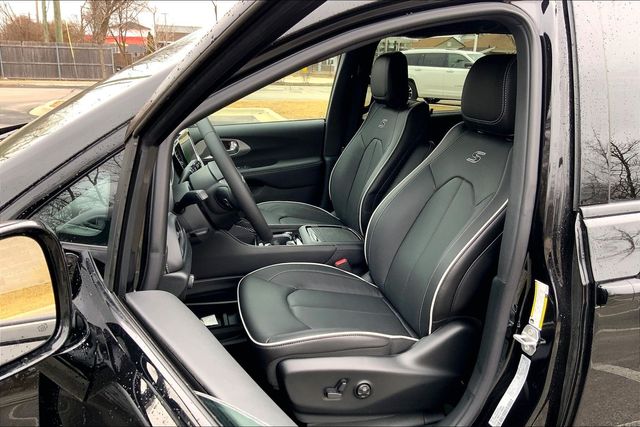 2026 CHRYSLER PACIFICA - Image 9
