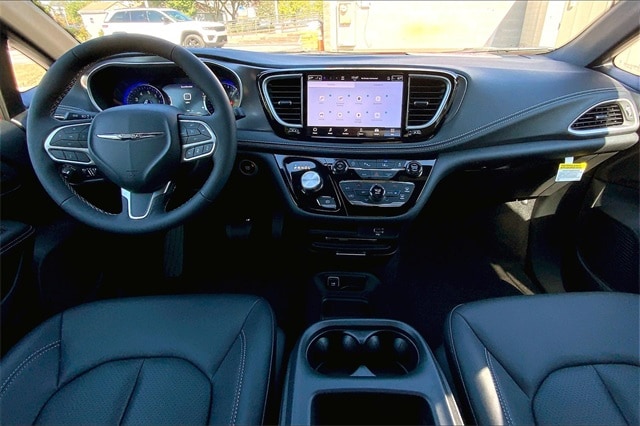 2026 CHRYSLER PACIFICA - Image 5