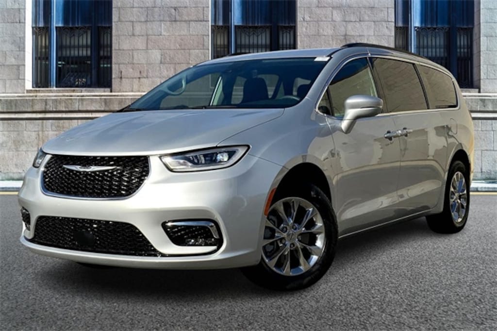 Used 2022 Chrysler Pacifica Touring L Van Passenger Van