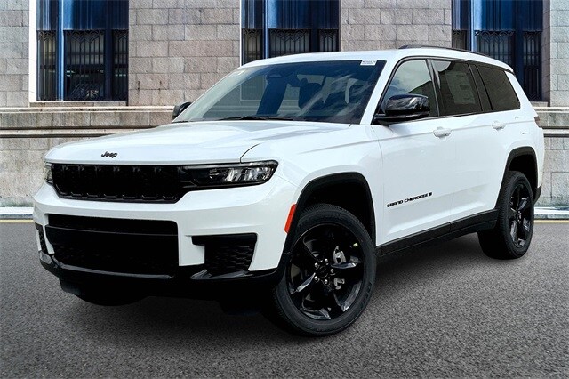 2025 Jeep Grand Cherokee Altitude X photo 2