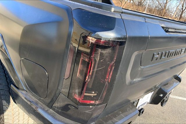 2025 GMC HUMMER EV PICKUP - Image 28