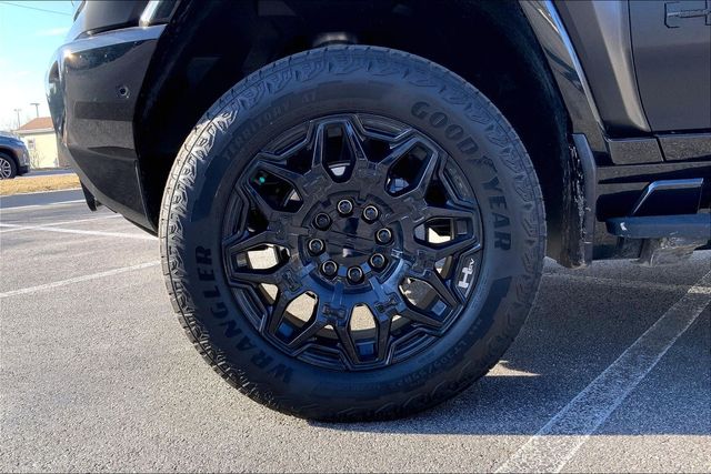 2025 GMC HUMMER EV PICKUP - Image 8