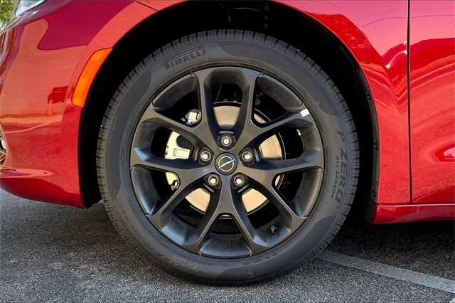 2026 CHRYSLER PACIFICA - Image 12