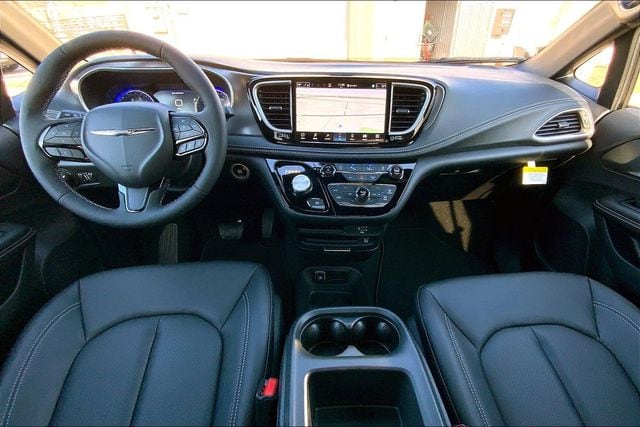2026 CHRYSLER PACIFICA - Image 5