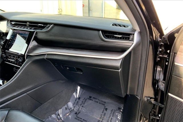 2022 JEEP GRAND CHEROKEE L - Image 16