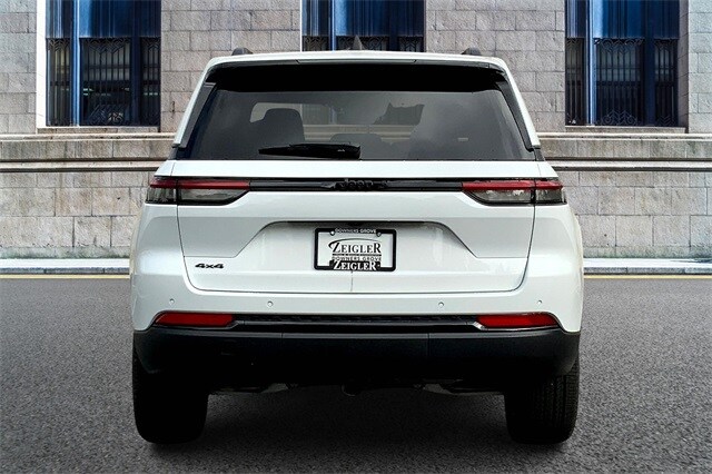2025 Jeep Grand Cherokee Altitude X photo 4