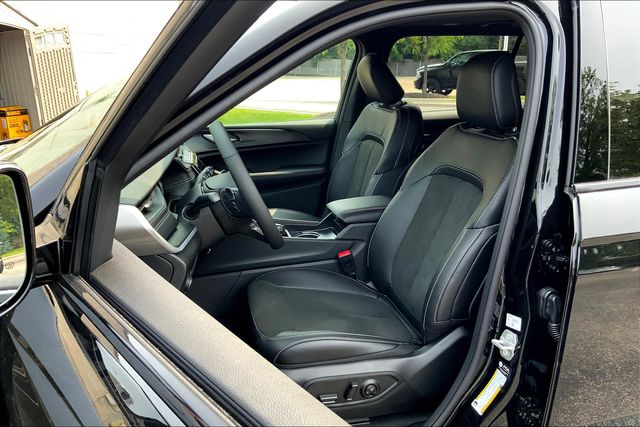 2025 JEEP GRAND CHEROKEE L - Image 9