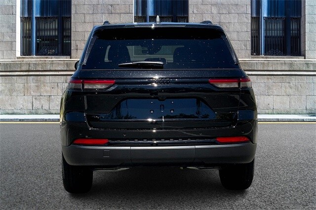 2025 Jeep Grand Cherokee Altitude X photo 4