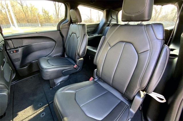 2025 CHRYSLER PACIFICA - Image 24