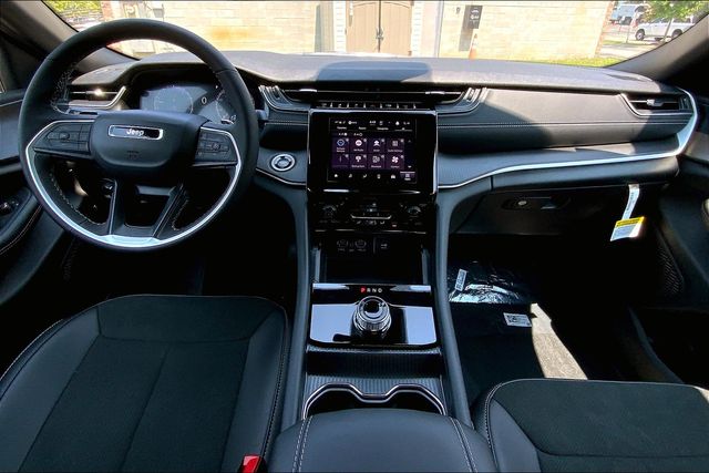 2025 JEEP GRAND CHEROKEE L - Image 5