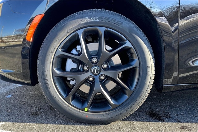 2026 CHRYSLER PACIFICA - Image 12