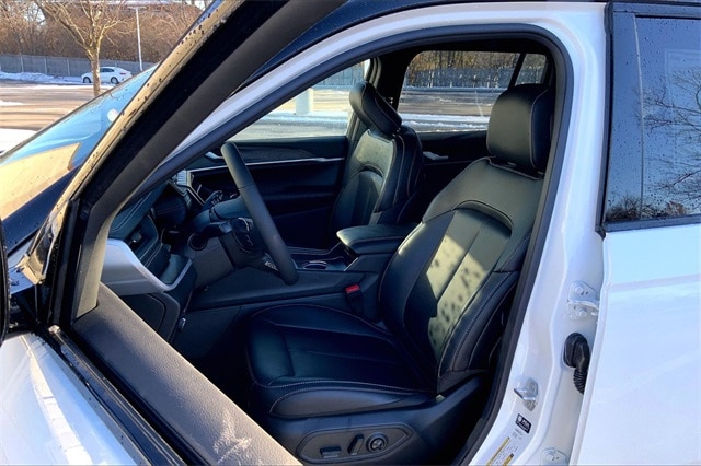 2025 JEEP GRAND CHEROKEE - Image 9