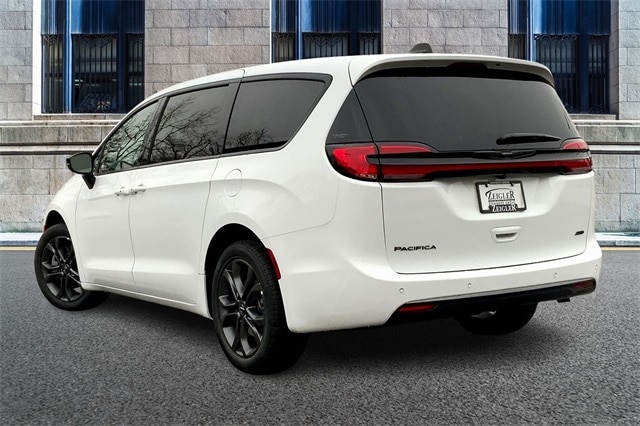 2026 CHRYSLER PACIFICA - Image 3