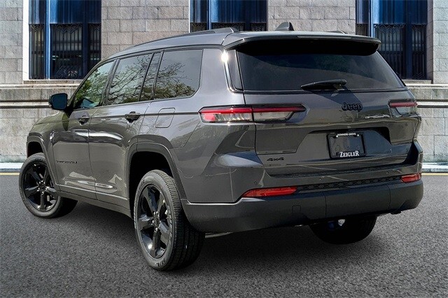 2025 Jeep Grand Cherokee Altitude X photo 3