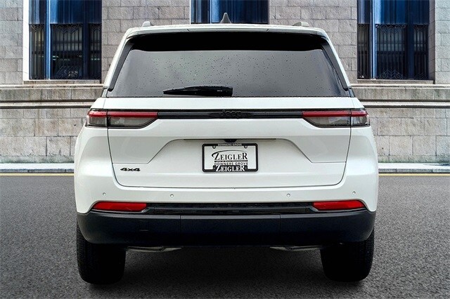 2025 JEEP GRAND CHEROKEE - Image 4