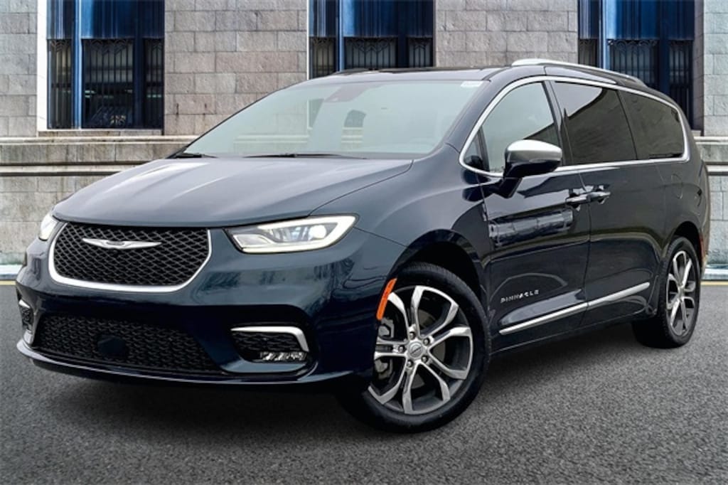 Used 2022 Chrysler Pacifica Pinnacle Van Passenger Van