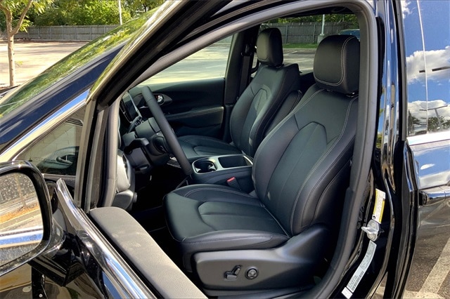 2026 CHRYSLER PACIFICA - Image 9