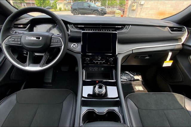 2025 JEEP GRAND CHEROKEE L - Image 5