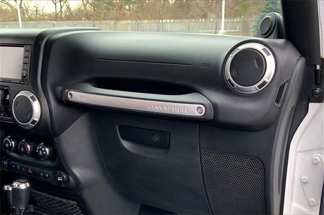 2014 JEEP WRANGLER - Image 16