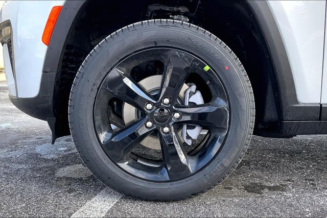 2026 JEEP GRAND CHEROKEE - Image 12