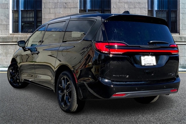 2026 CHRYSLER PACIFICA - Image 3