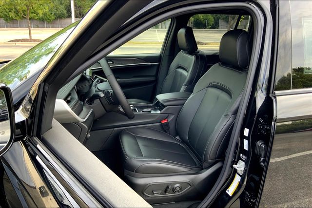 2025 JEEP GRAND CHEROKEE - Image 9