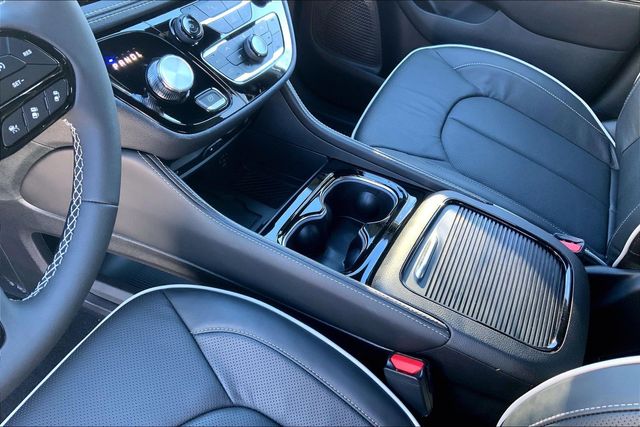 2026 CHRYSLER PACIFICA - Image 7