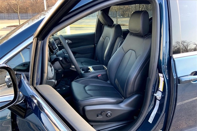 2025 CHRYSLER PACIFICA - Image 23