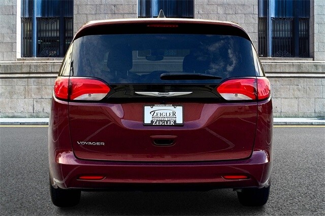 2023 Chrysler Voyager LX photo 4