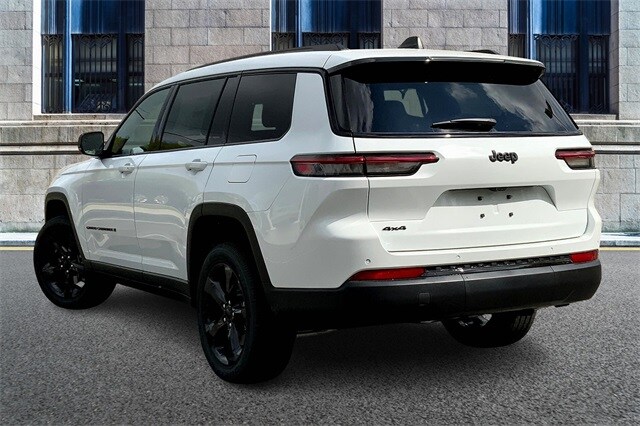 2025 Jeep Grand Cherokee Altitude X photo 3