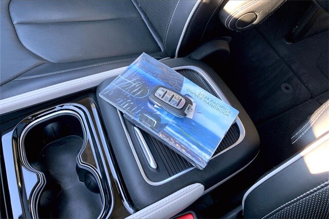 2024 CHRYSLER PACIFICA - Image 13