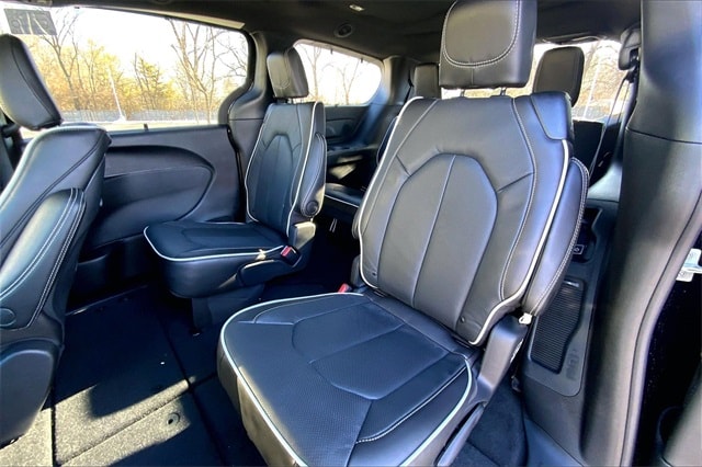 2026 CHRYSLER PACIFICA - Image 10