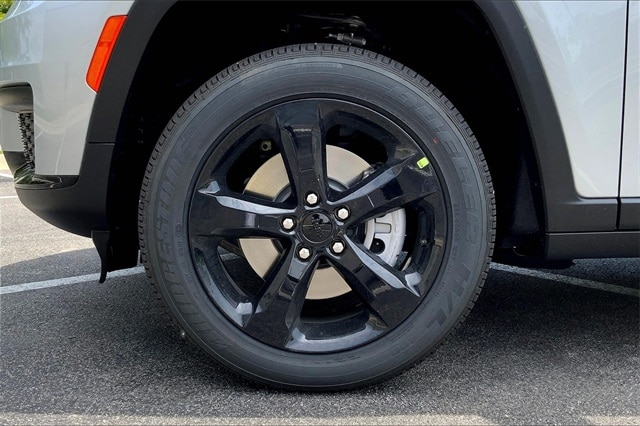 2025 JEEP GRAND CHEROKEE L - Image 12