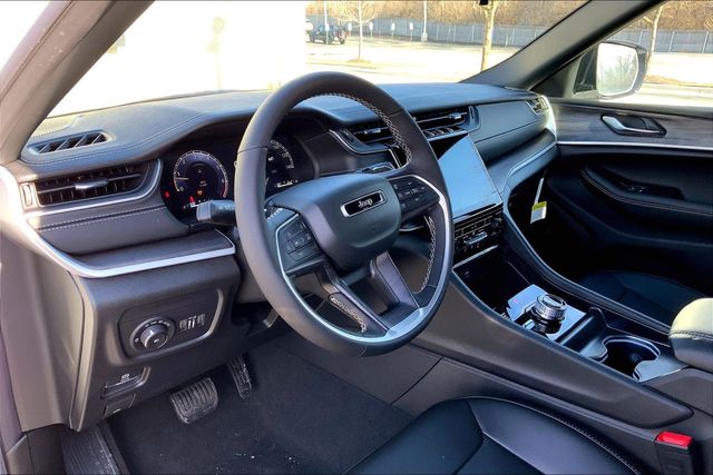 2025 JEEP GRAND CHEROKEE - Image 8