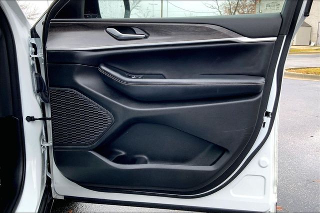 2023 JEEP GRAND CHEROKEE L - Image 23