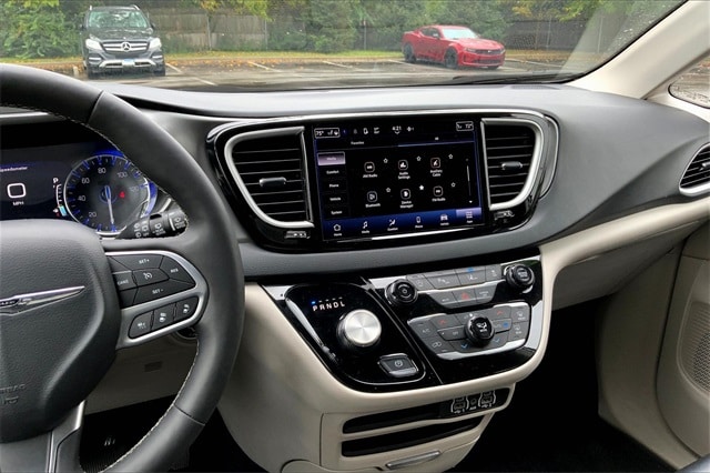 2023 CHRYSLER PACIFICA - Image 6