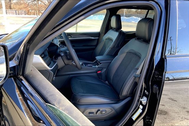 2026 JEEP GRAND CHEROKEE - Image 9