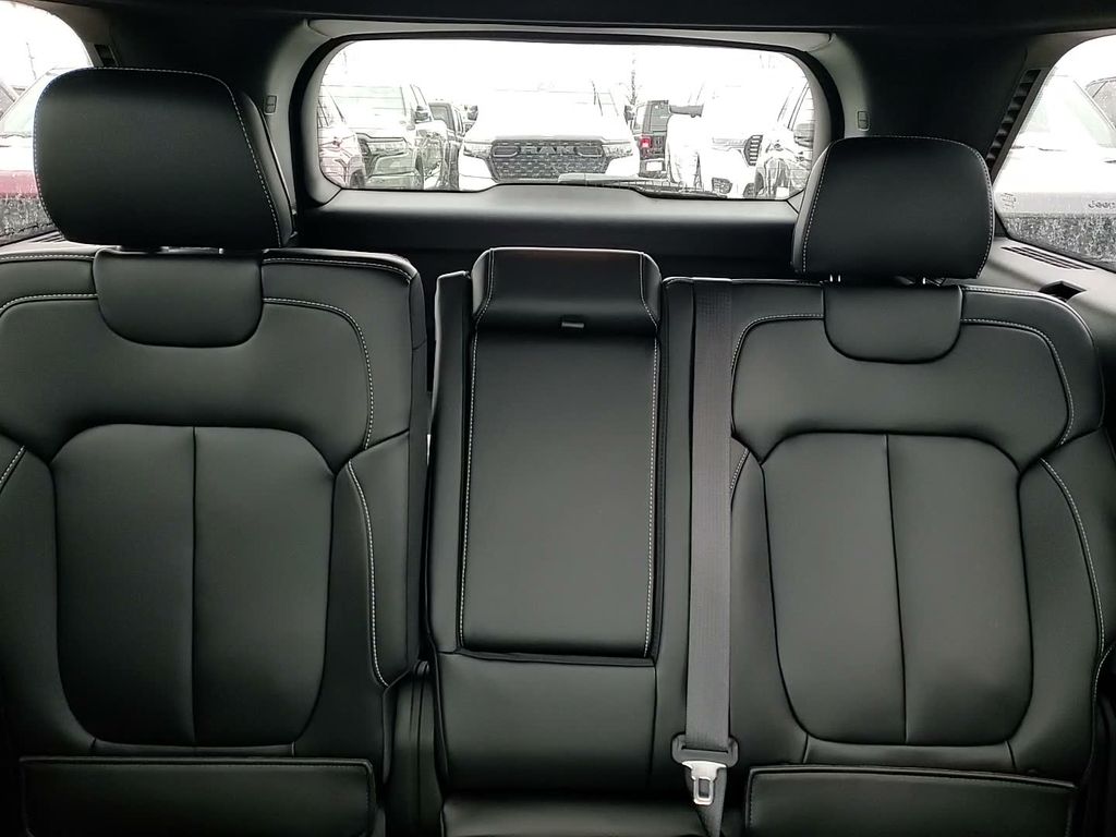 2025 Jeep Grand Cherokee Limited - Photo 36
