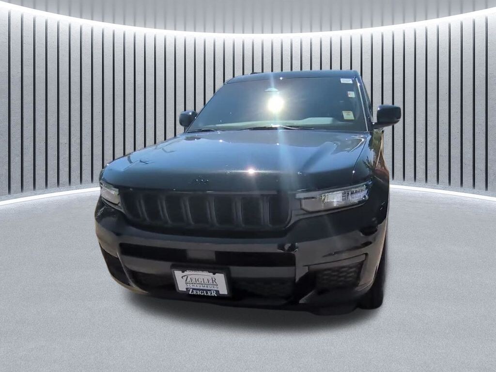 Used 2023 Jeep Grand Cherokee L Laredo SUV
