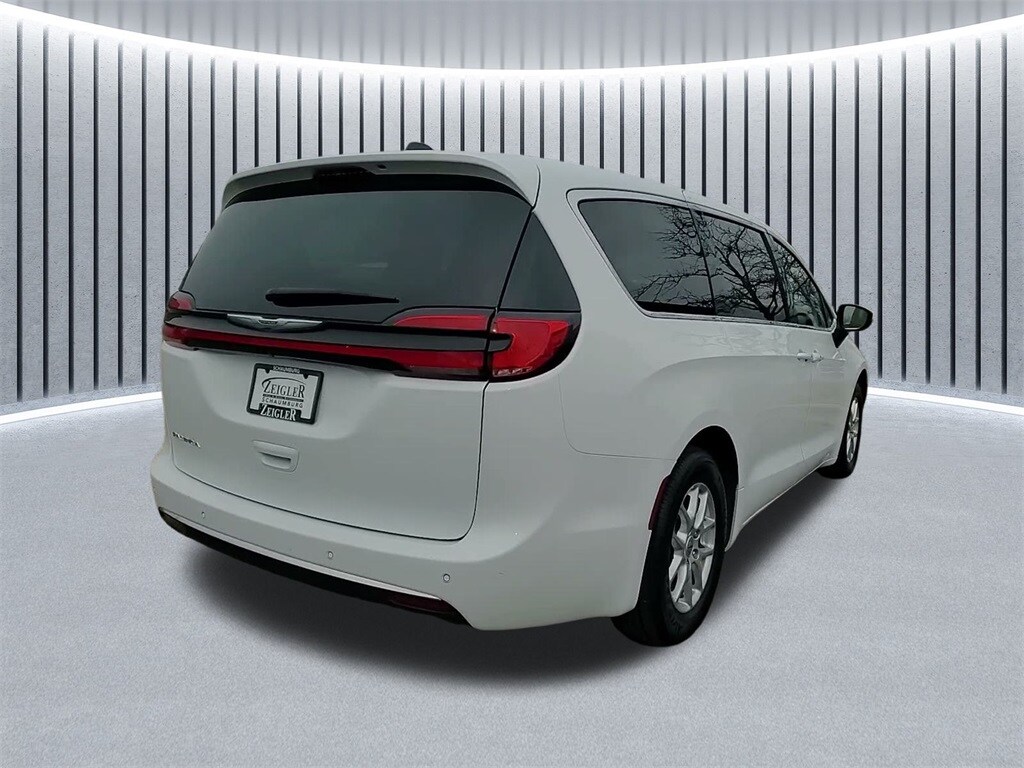 2023 CHRYSLER PACIFICA - Image 7
