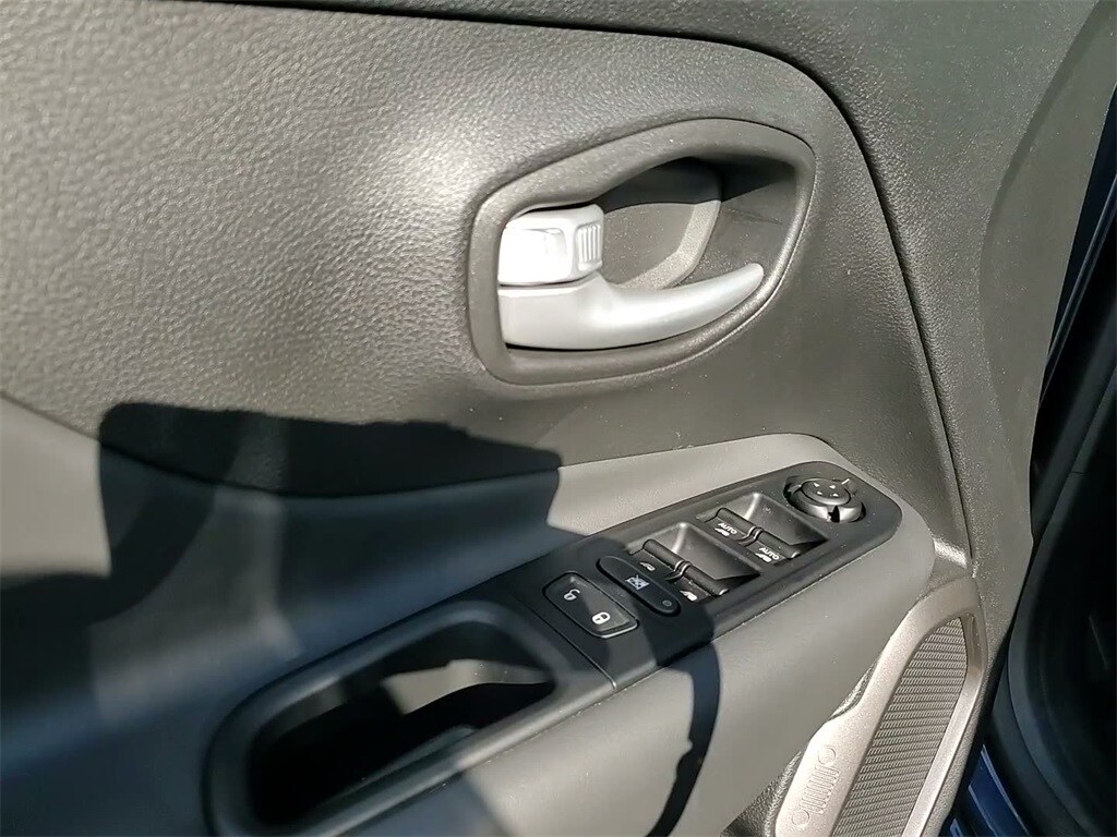 2023 JEEP RENEGADE - Image 24