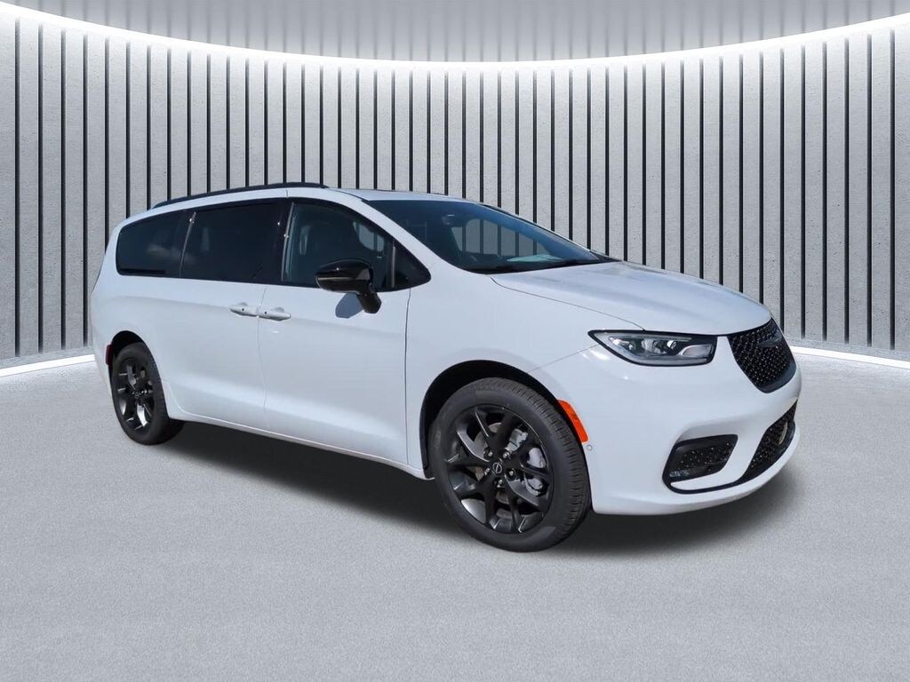 New 2026 Chrysler Pacifica LIMITED AWD Passenger Van